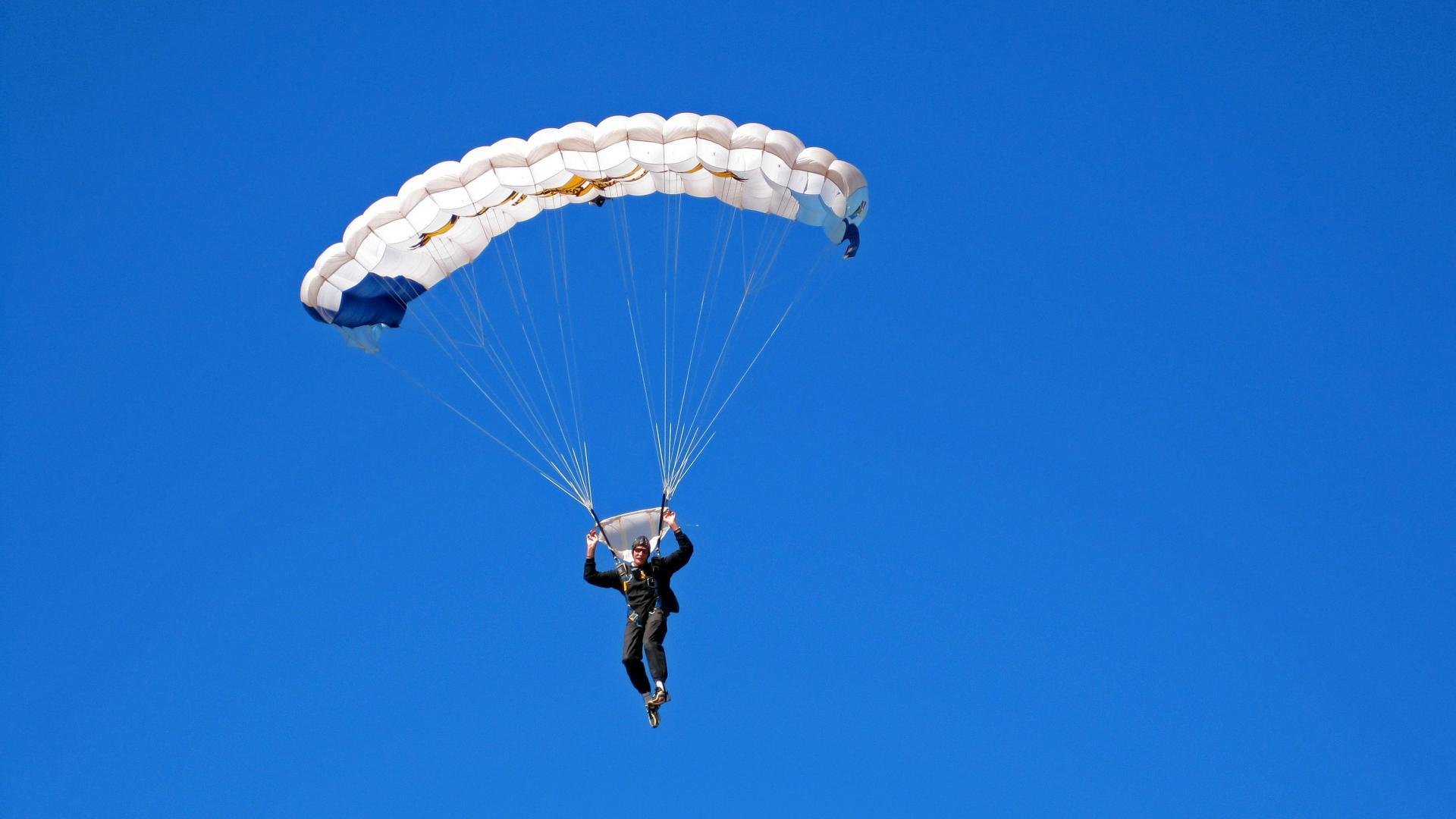 体育旅游套餐带动当地酒店与餐饮业增长，体育旅游业运营模式